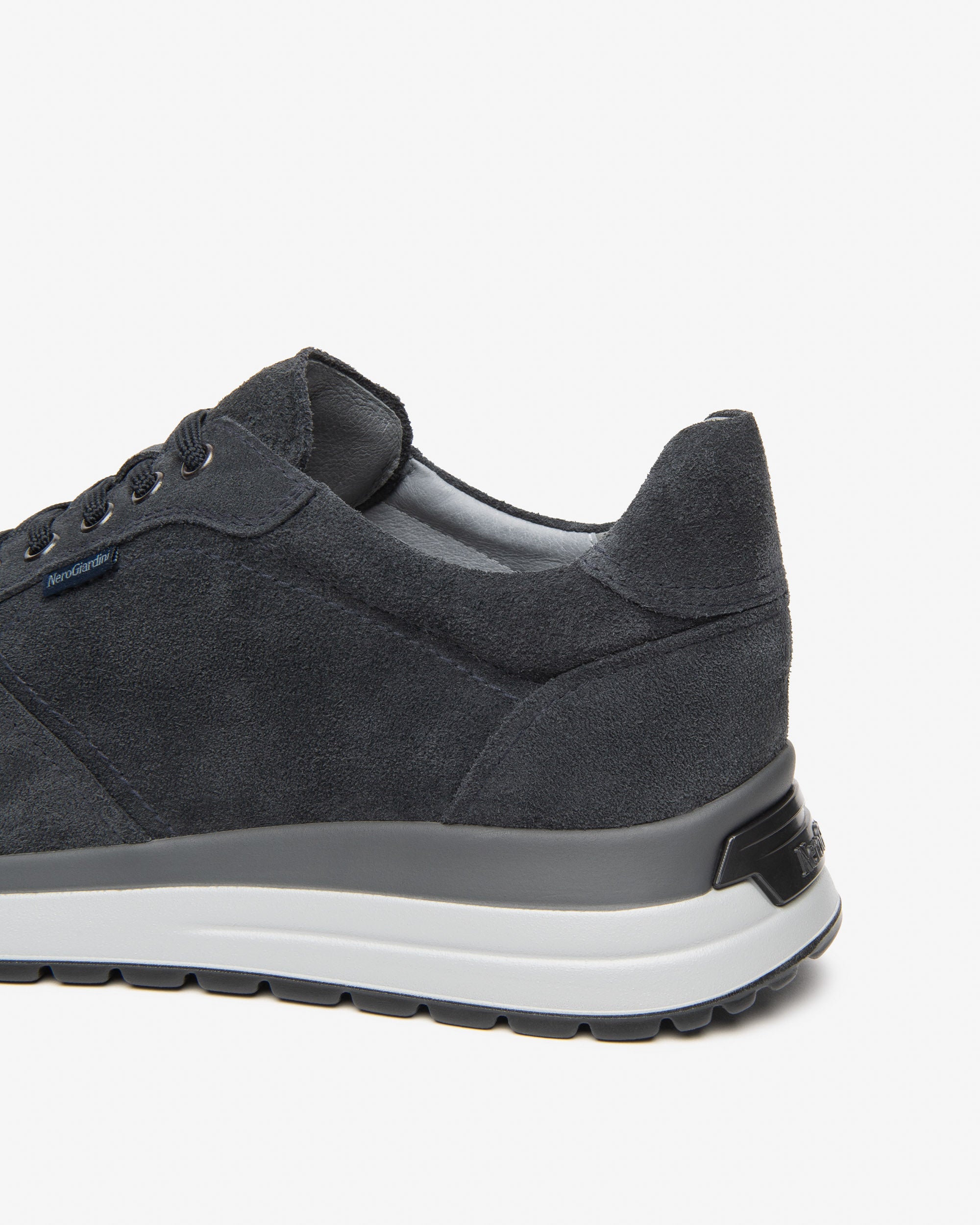 NeroGiardini Sneakers Homme Daim Laçage Semelle Caoutchouc