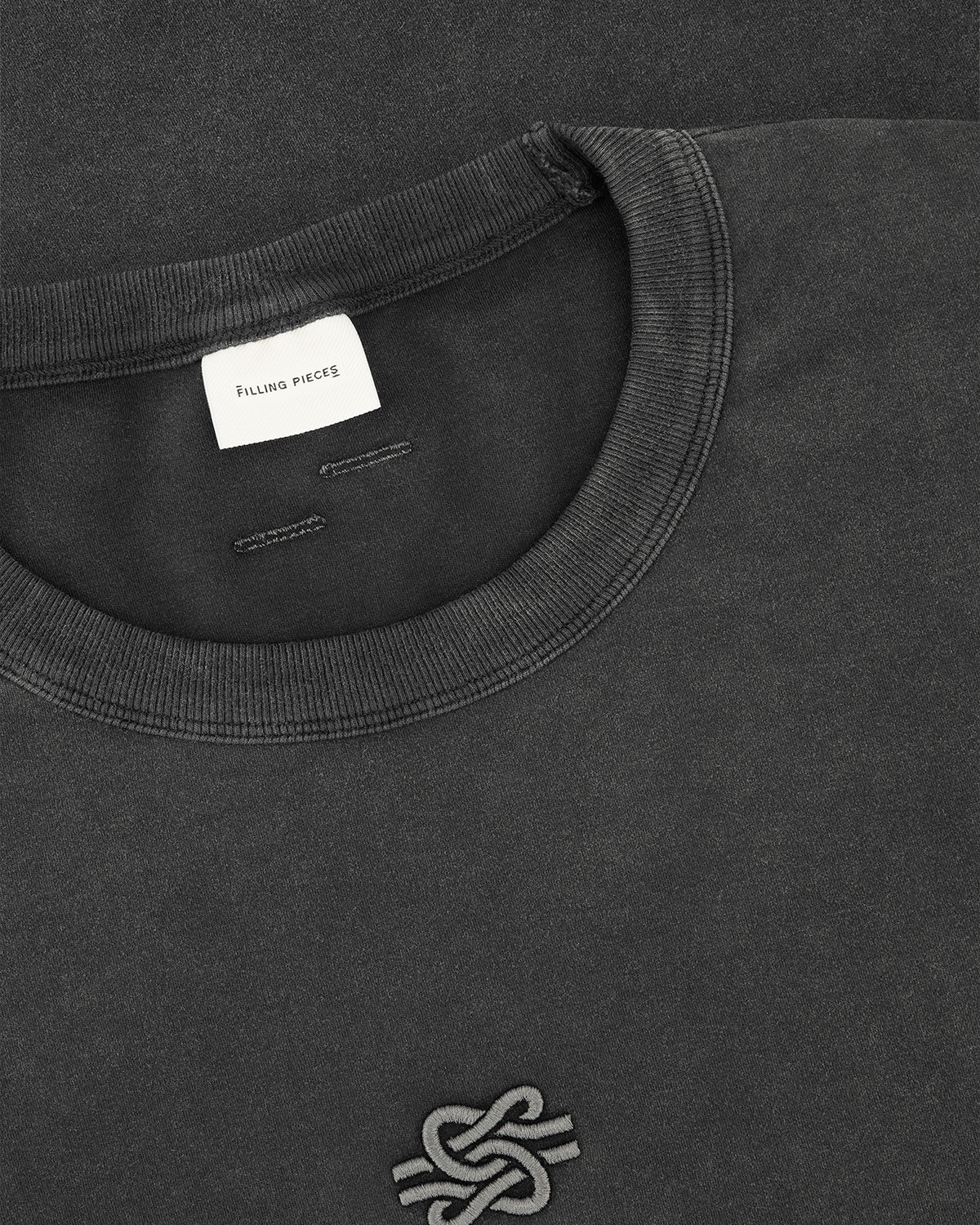 Filling Pieces Boxy Embroidered sweat coton noir vintage