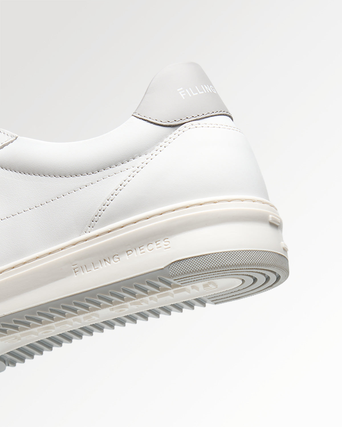 Filling Pieces Mondo Trim baskets blanches cuir nappa