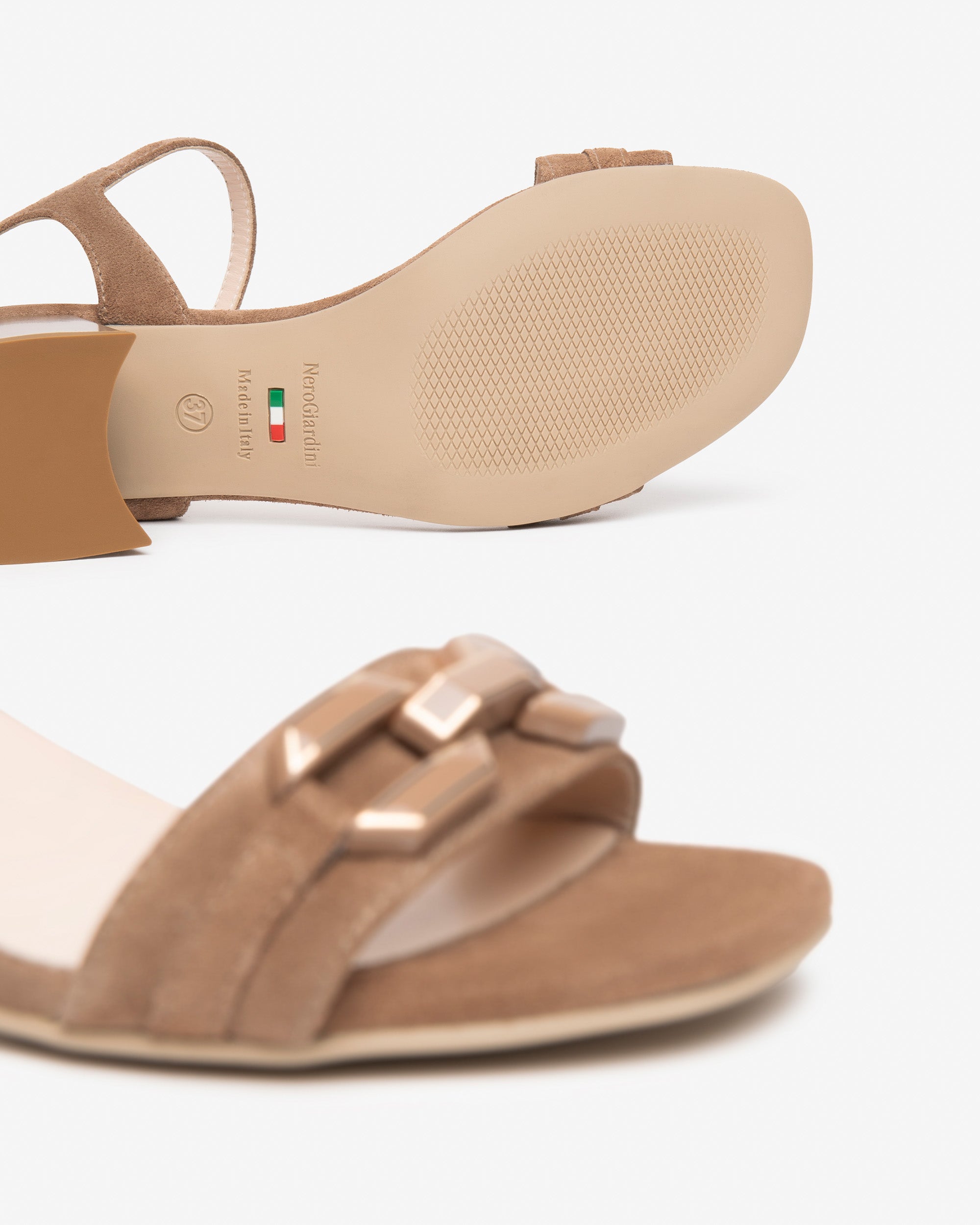 Nerogiardini Sandales Femme Cuir Confort Quotidien