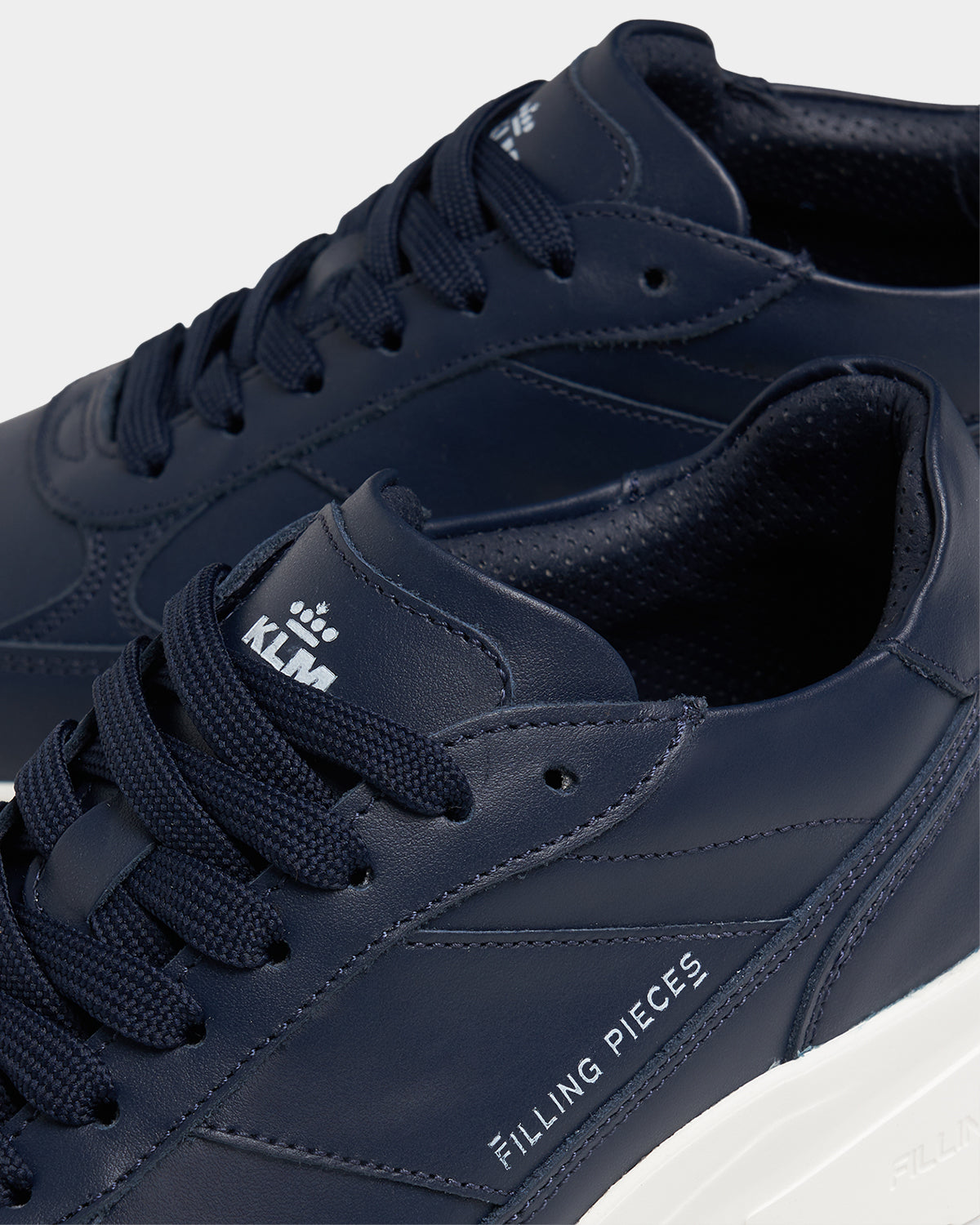 Filling Pieces Jet Runner Sneakers cuir bleu marine / blanc cassé