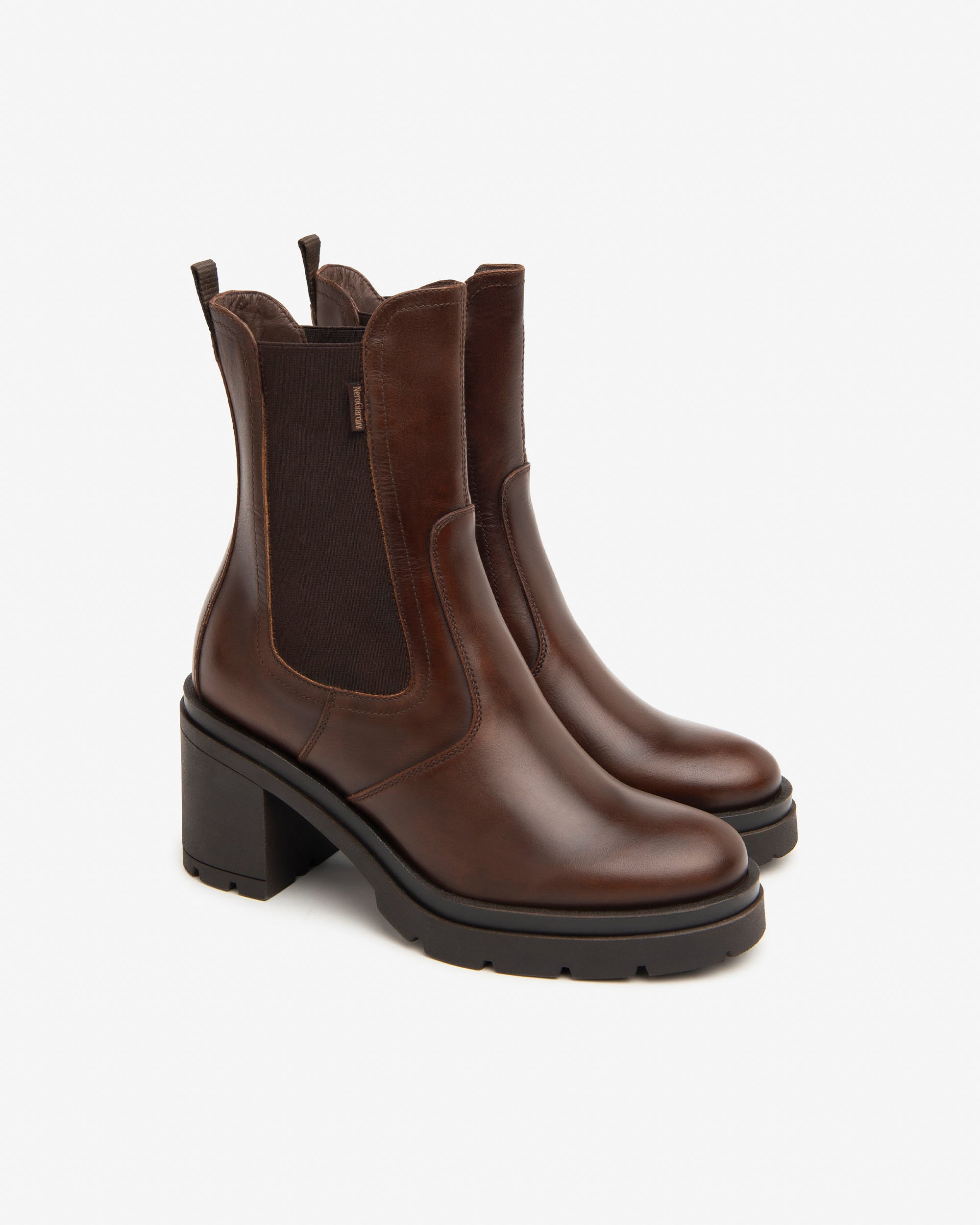 NeroGiardini Bottines Chelsea Femme Cuir Confort
