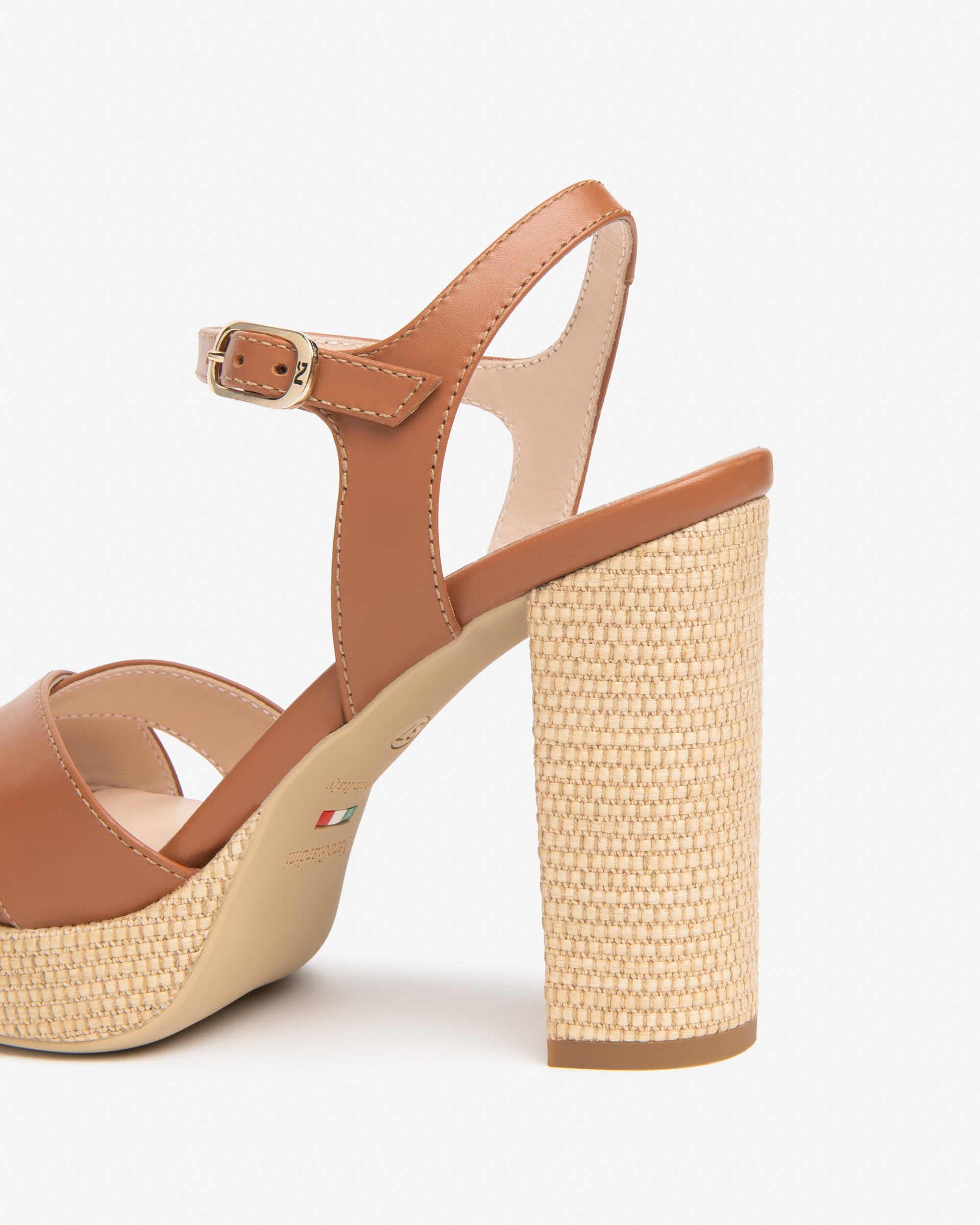 NeroGiardini Sandales Sandale Cuir Femme 38 Confort