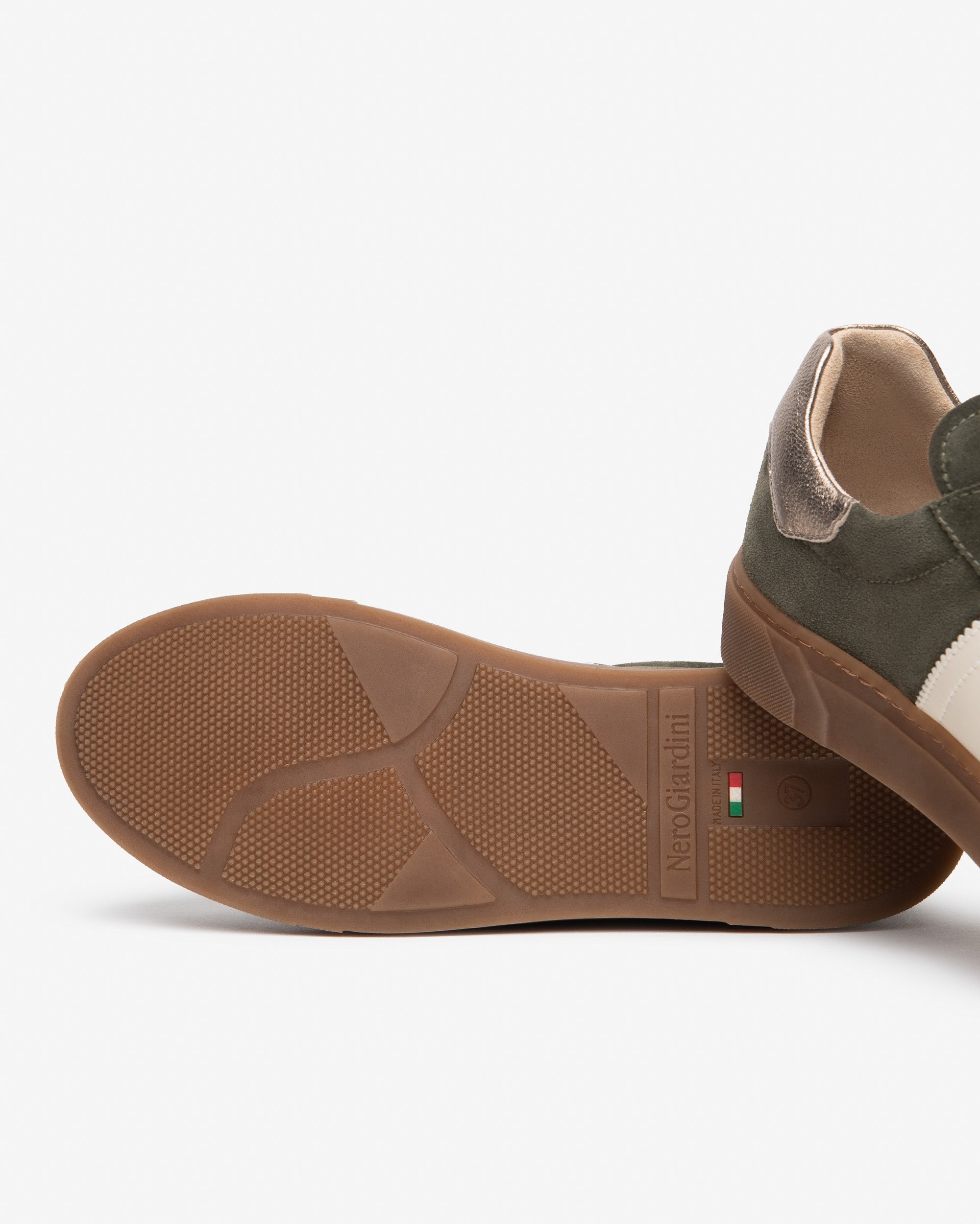 NeroGiardini Sneakers Femme Daim Cuir Lacets
