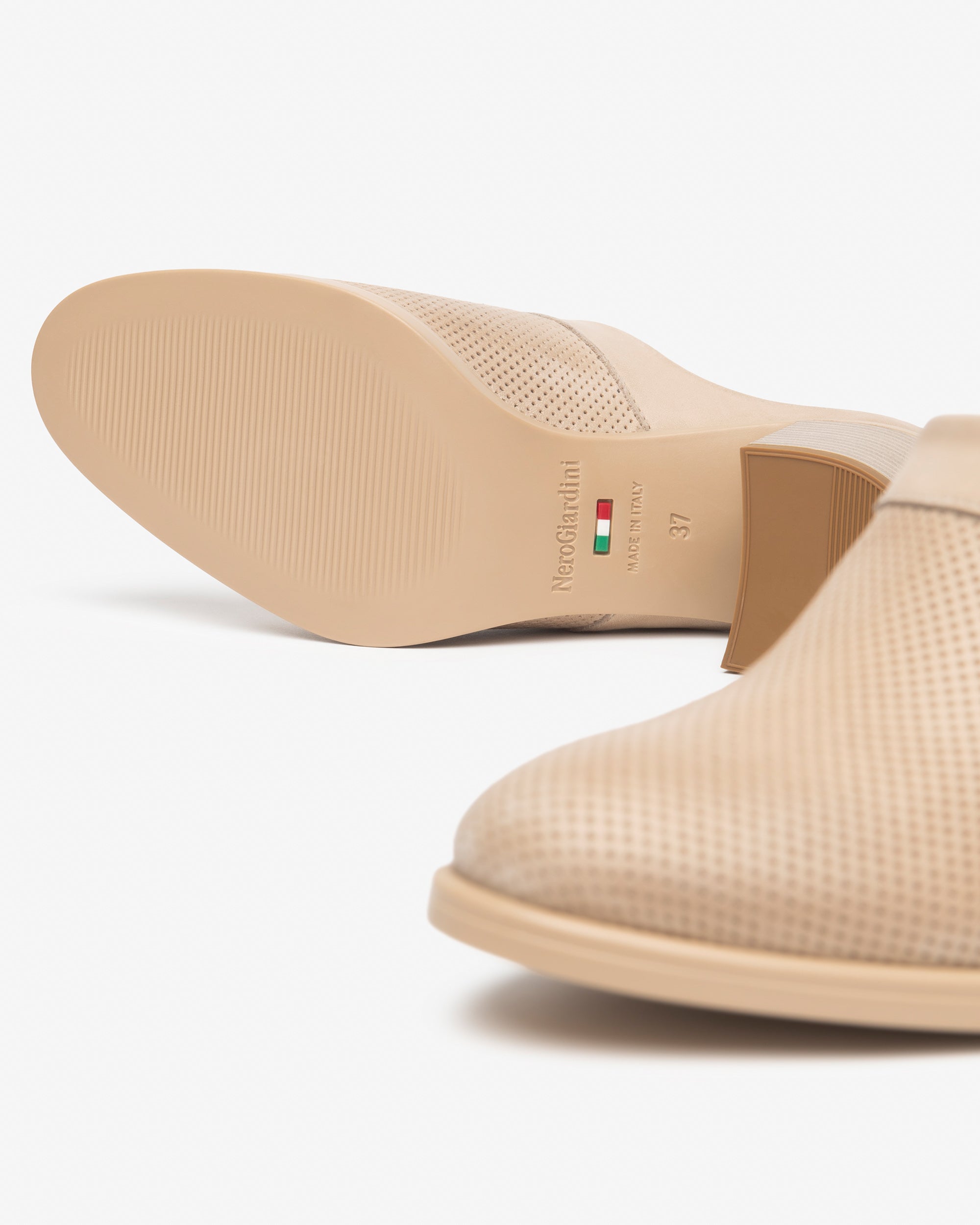 NeroGiardini Mules Femme en Cuir mules été confort