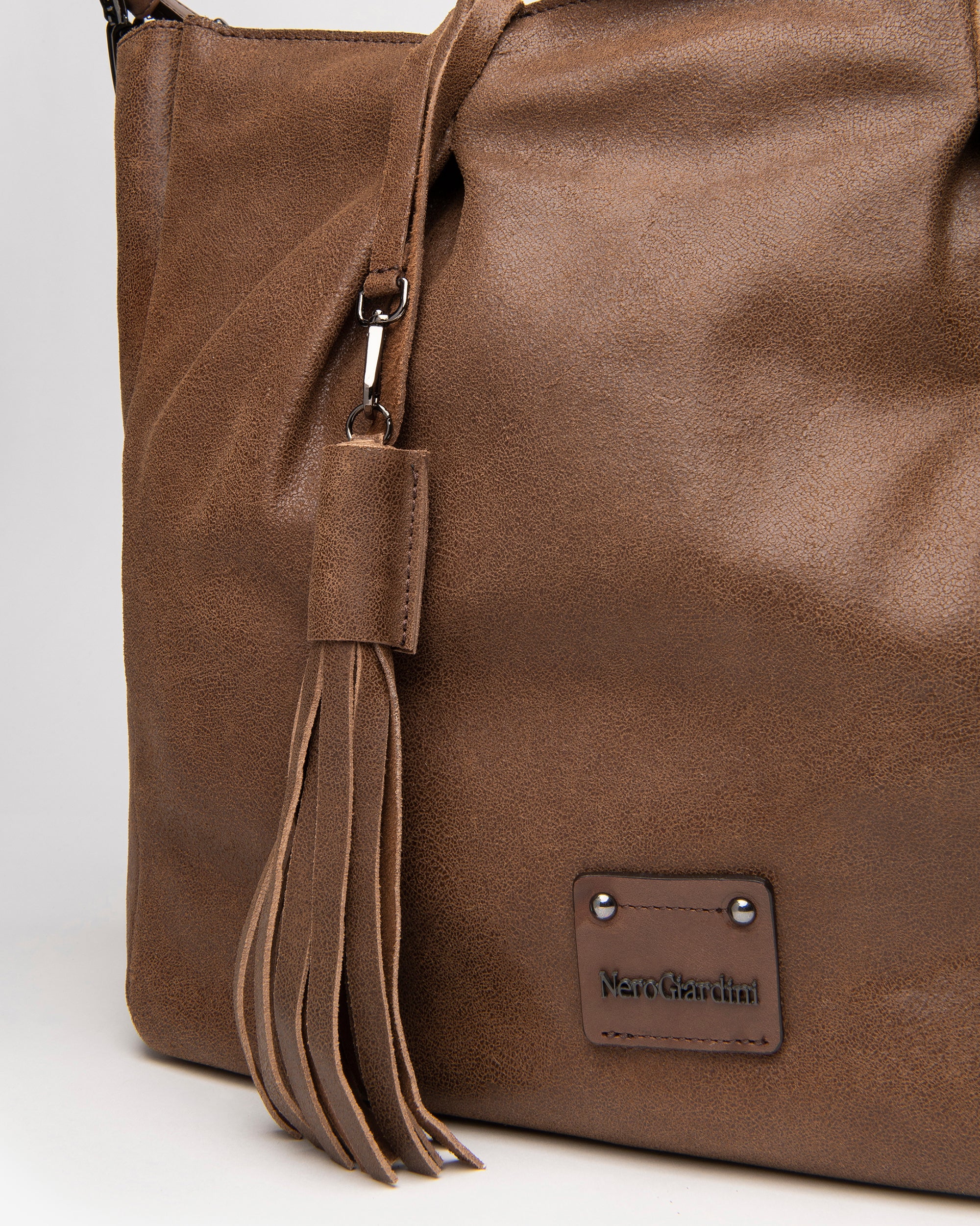 NeroGiardini Cabas femme cuir souple bandoulière PZ