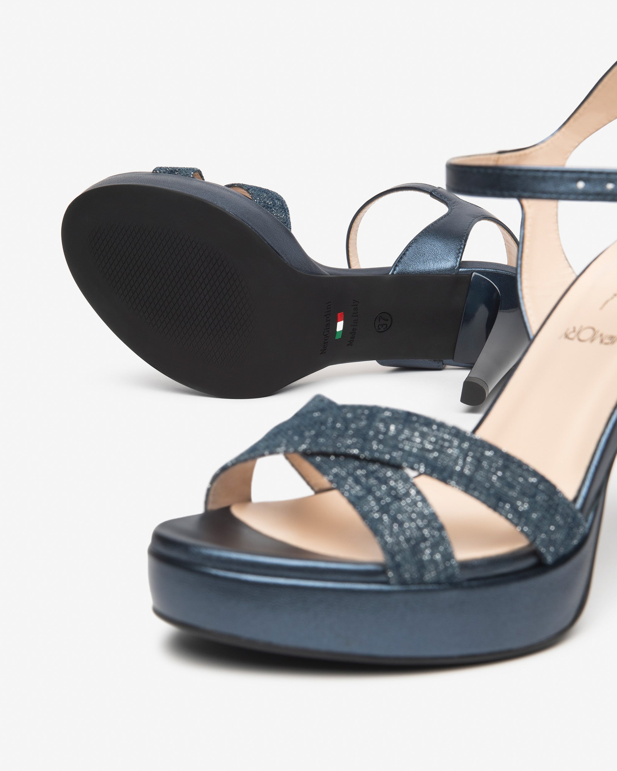 NeroGiardini Sandales Femme Cuir Tissu Premium 38
