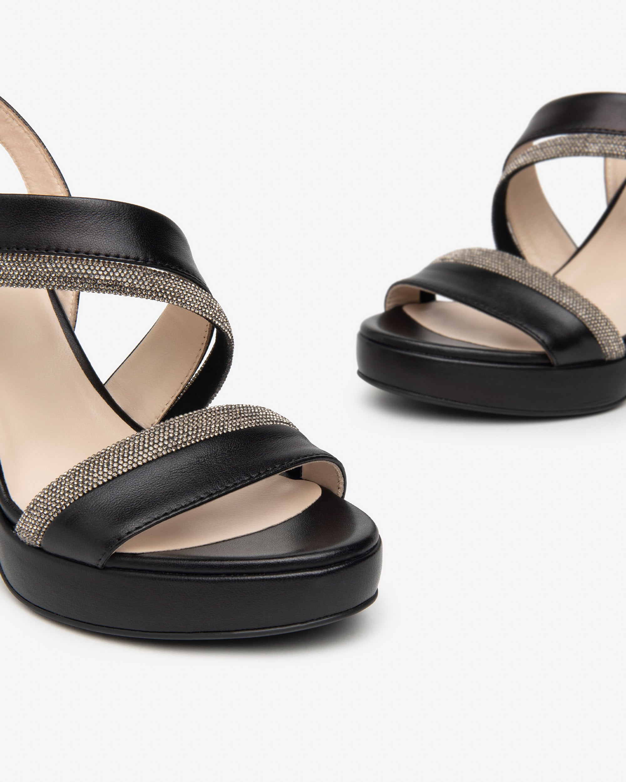 NeroGiardini Sandales Femme Cuir 38 Été